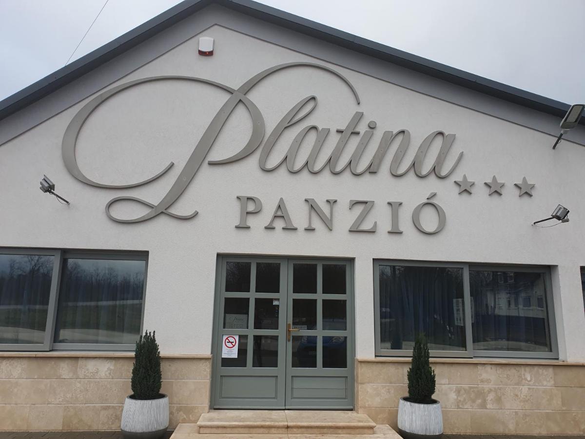 Platina Panzió*** Újhartyán Exterior foto